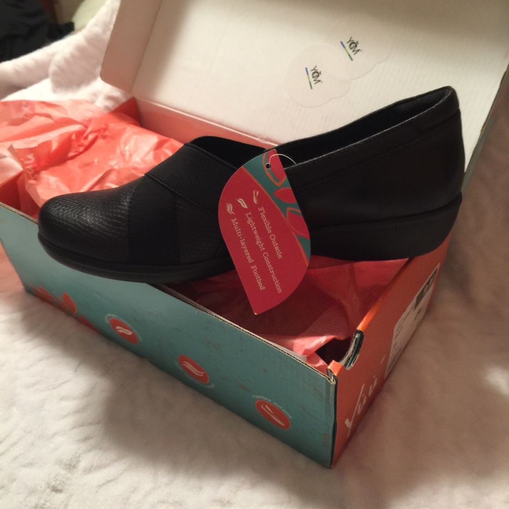 Yuu brand shoes size 9.
